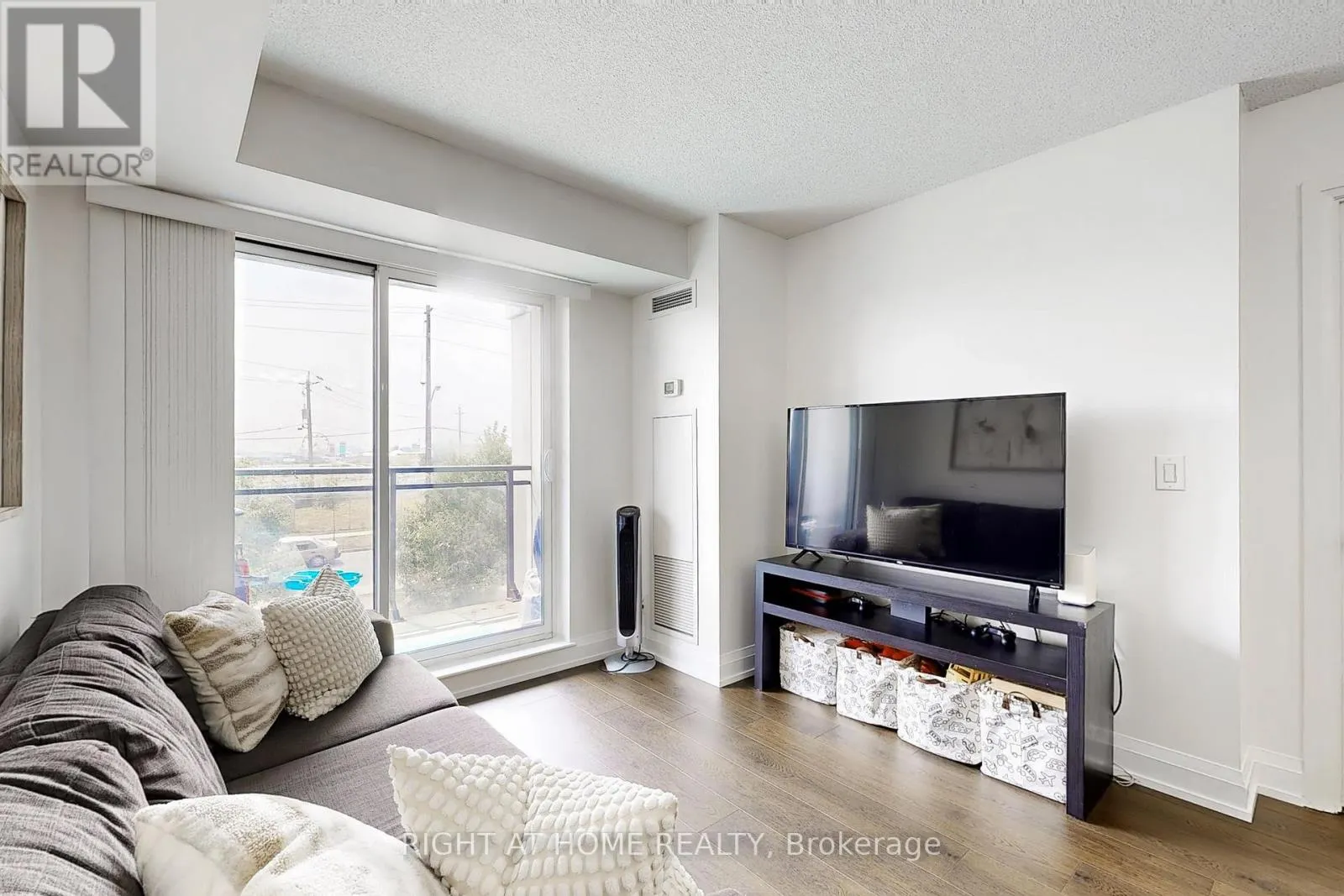 214 - 1070 SHEPPARD AVENUE W