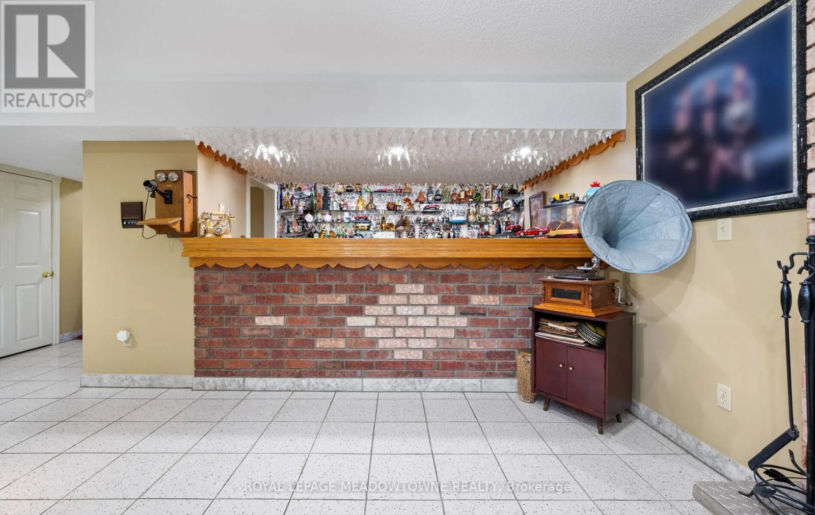 36 SHADYWOOD ROAD