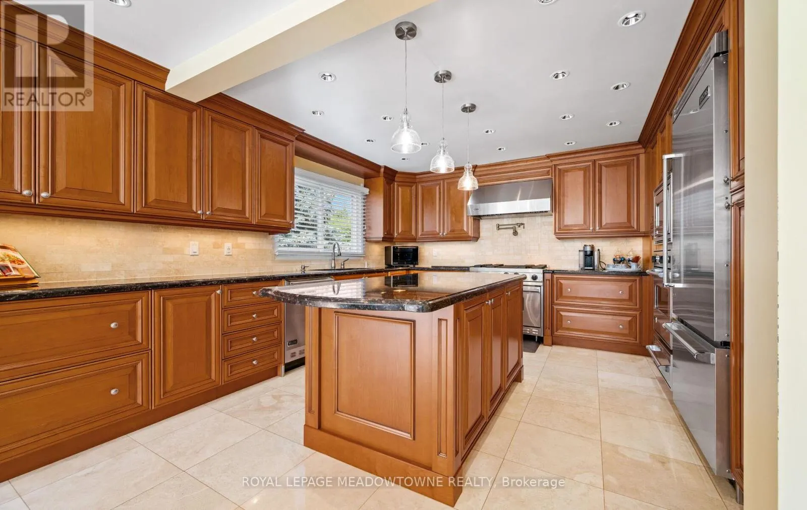 36 SHADYWOOD ROAD