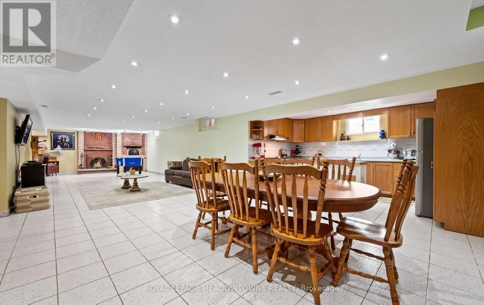 36 SHADYWOOD ROAD