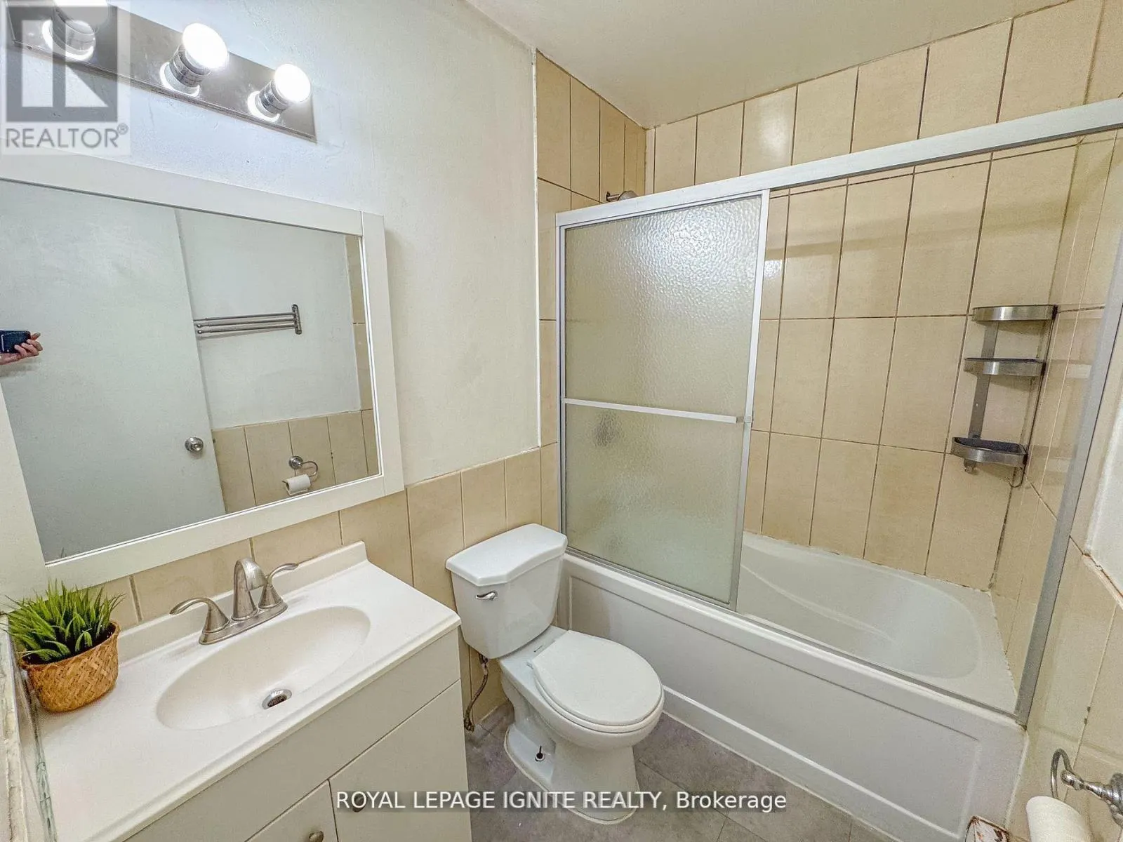 208 - 3455 MORNING STAR DRIVE