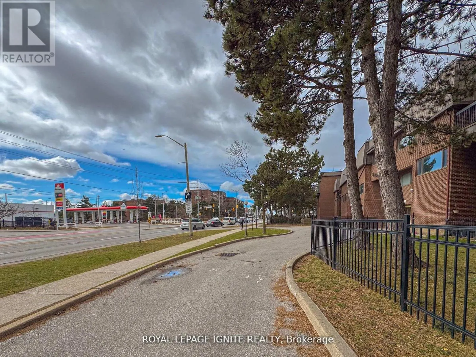 208 - 3455 MORNING STAR DRIVE