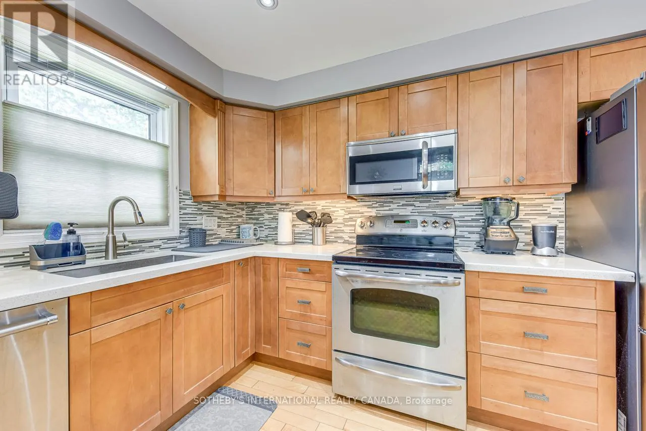 UPPER - 4203 WHEELWRIGHT CRESCENT