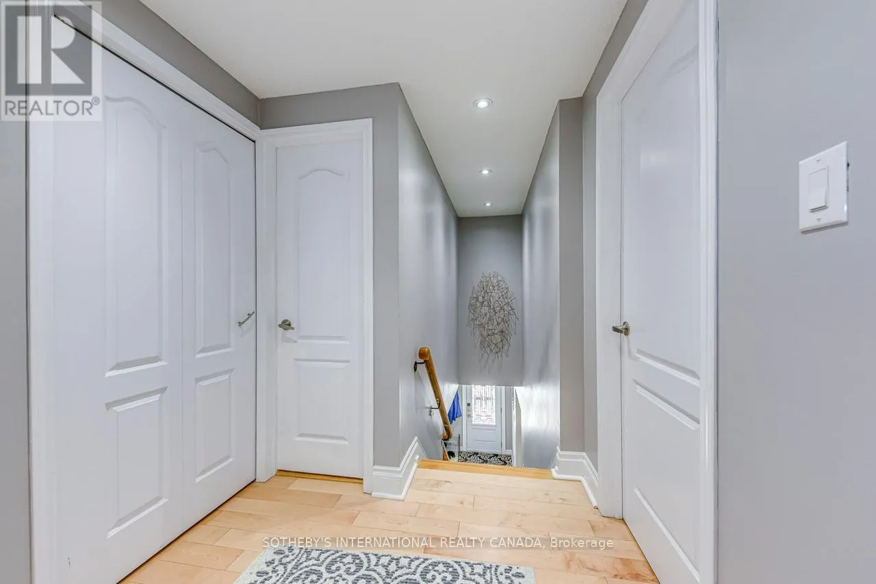 UPPER - 4203 WHEELWRIGHT CRESCENT