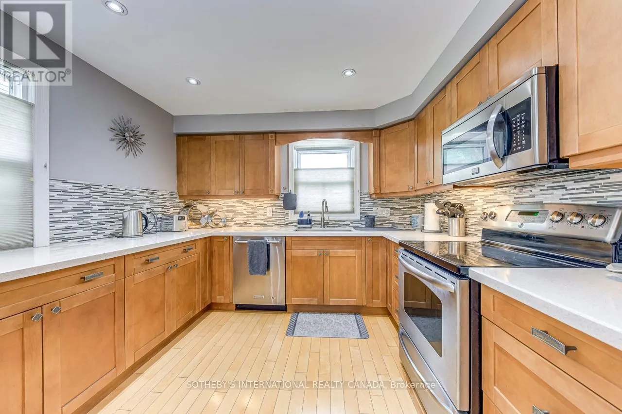 UPPER - 4203 WHEELWRIGHT CRESCENT