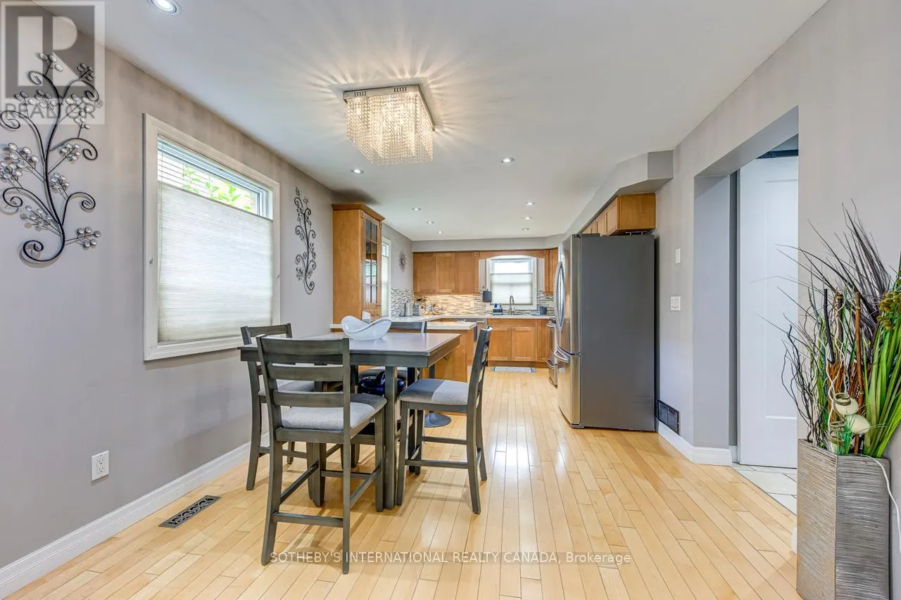 UPPER - 4203 WHEELWRIGHT CRESCENT