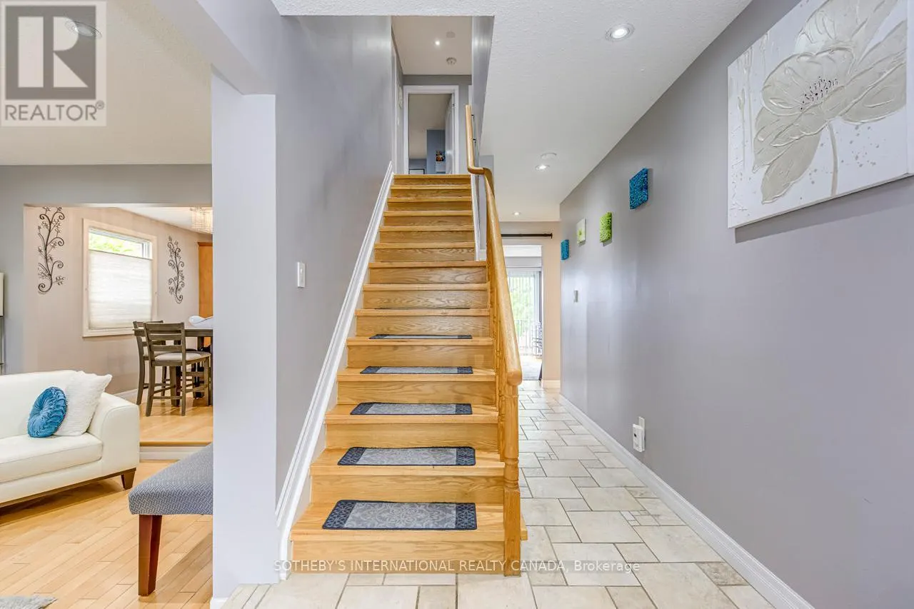 UPPER - 4203 WHEELWRIGHT CRESCENT