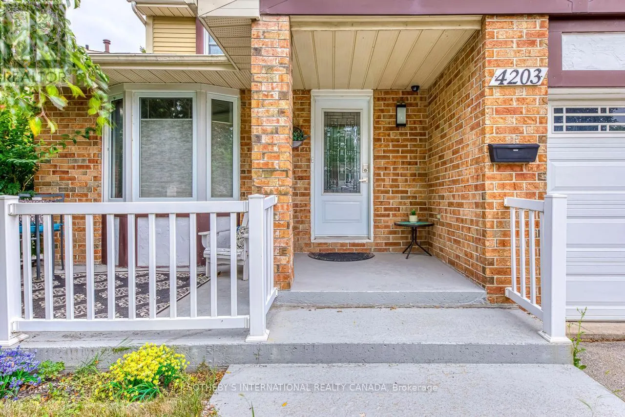 UPPER - 4203 WHEELWRIGHT CRESCENT