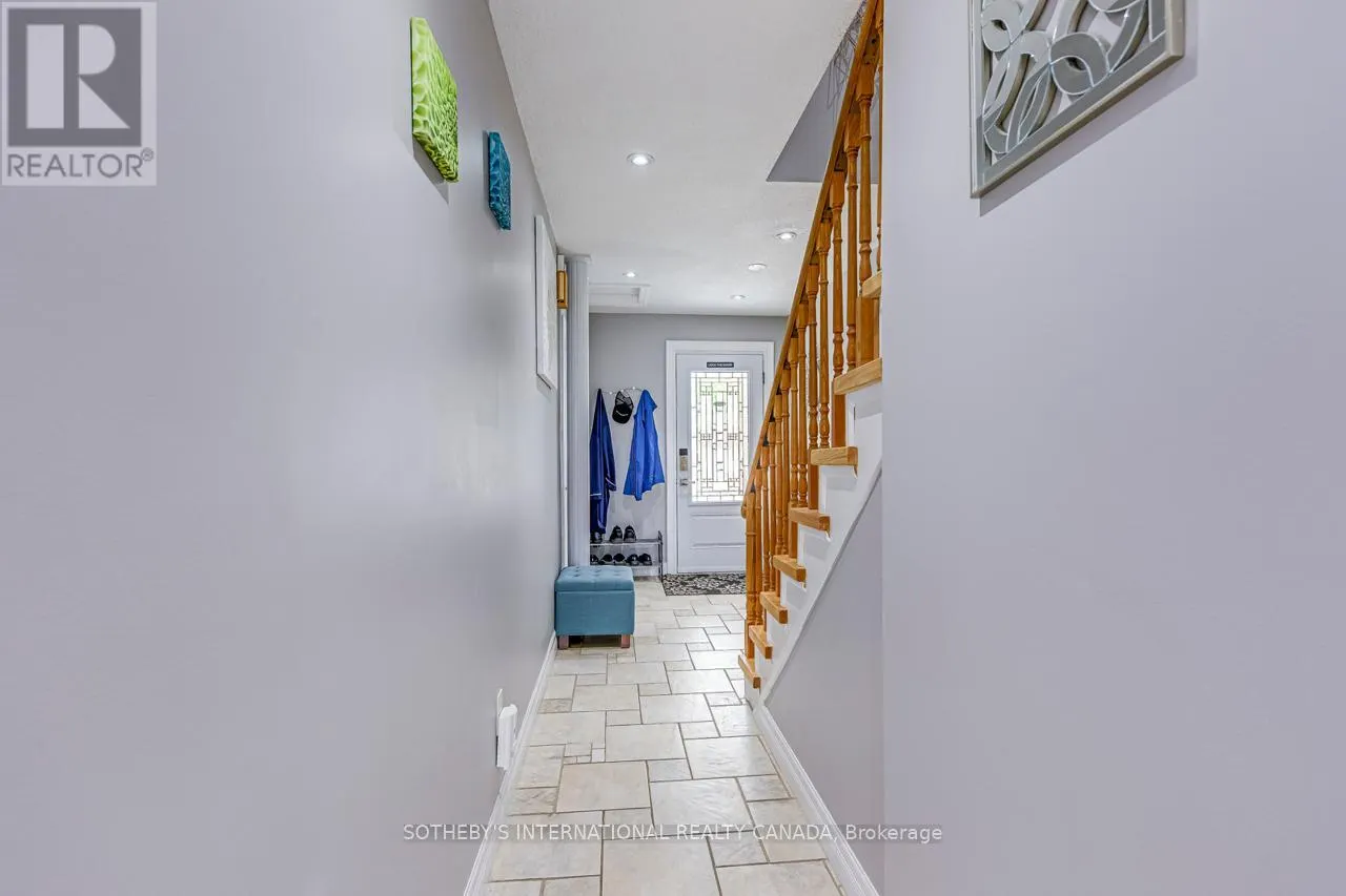 UPPER - 4203 WHEELWRIGHT CRESCENT