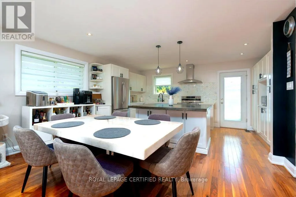 72 FERNDALE CRESCENT