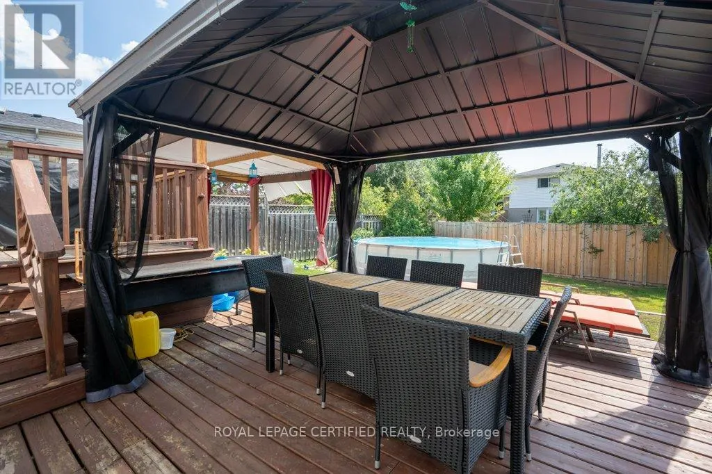 72 FERNDALE CRESCENT