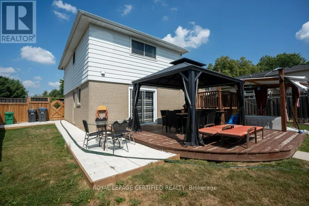 72 FERNDALE CRESCENT