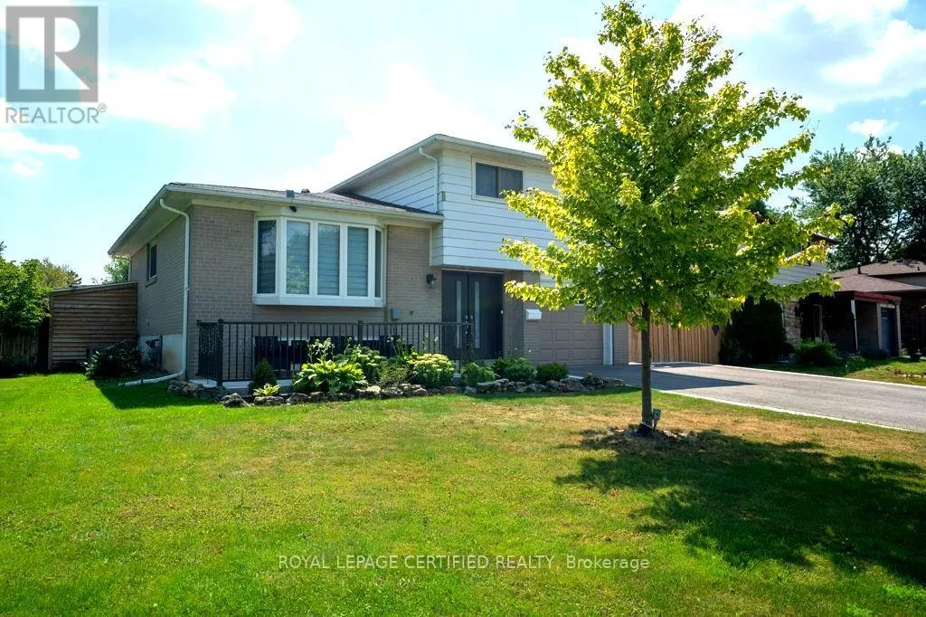 72 FERNDALE CRESCENT