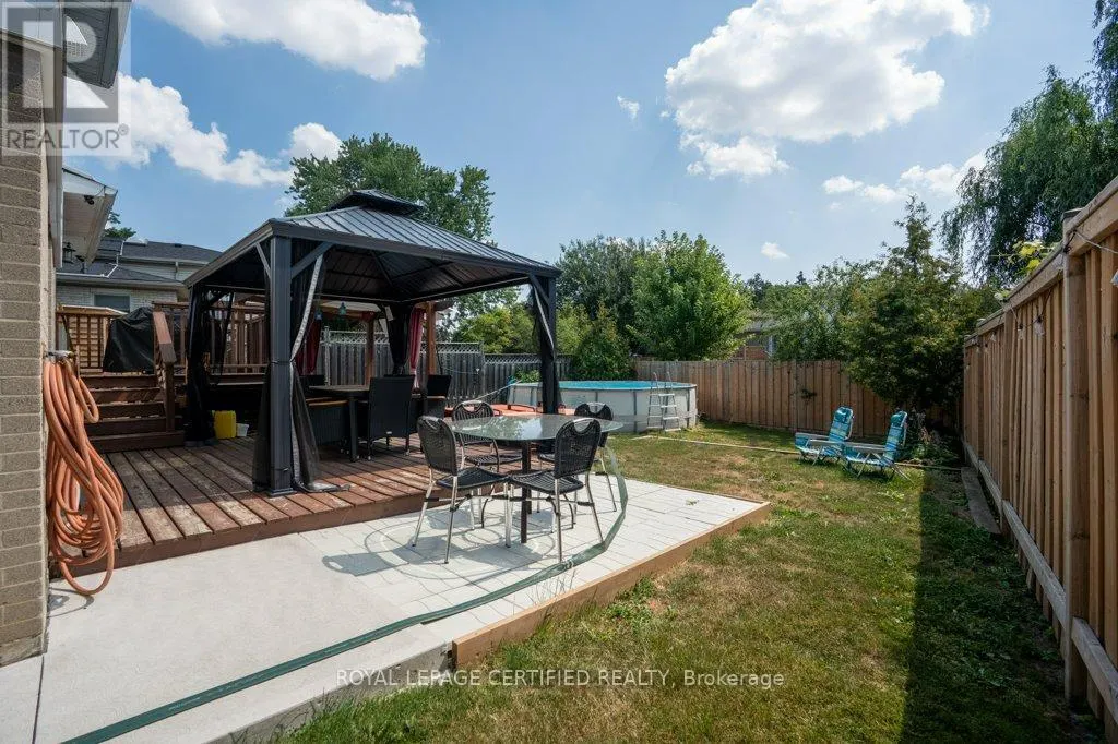 72 FERNDALE CRESCENT