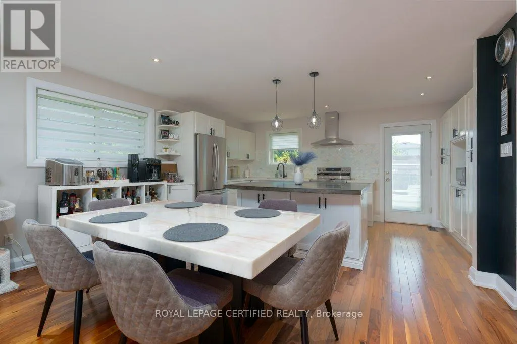 72 FERNDALE CRESCENT