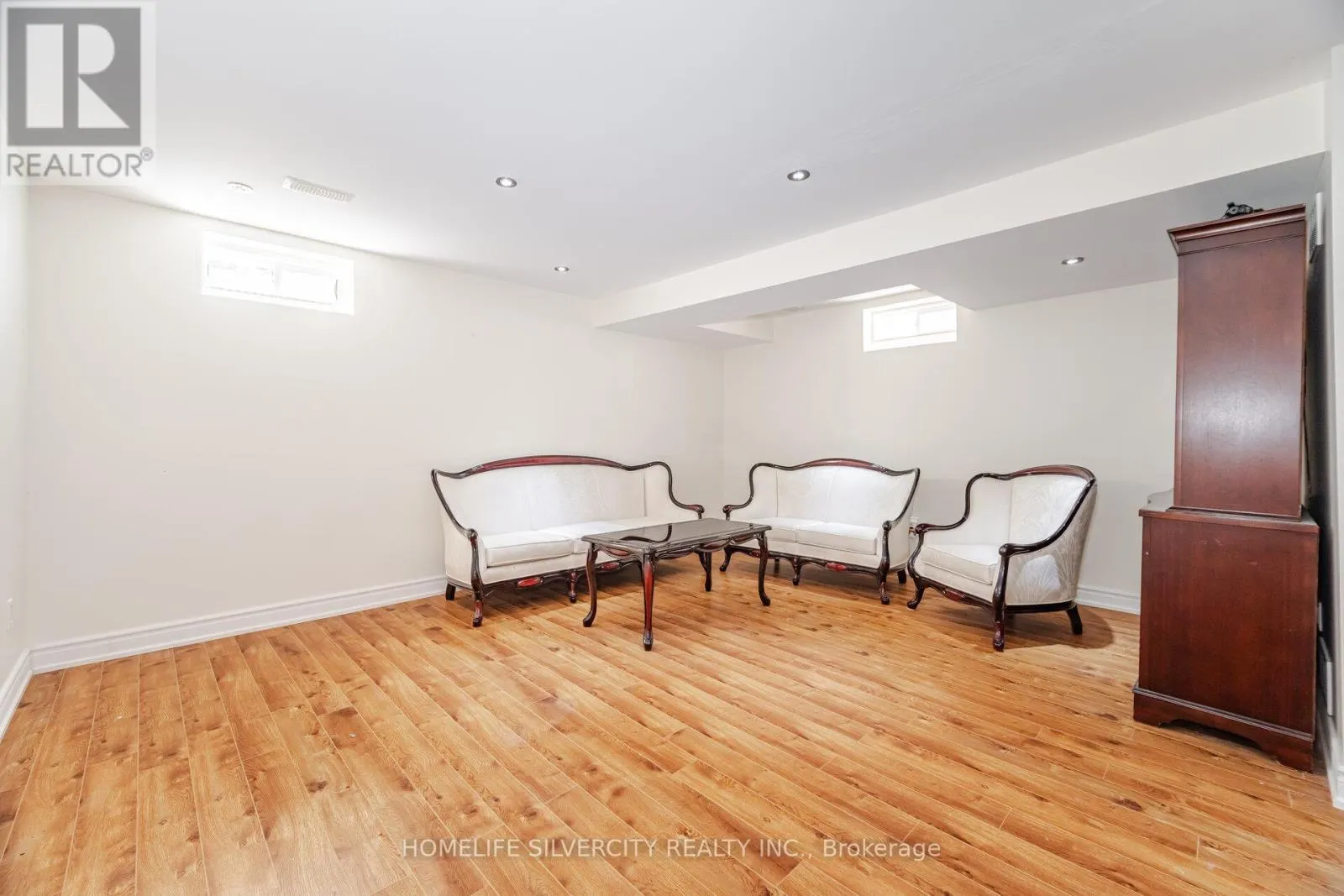 31 ROCKY POINT CRESCENT