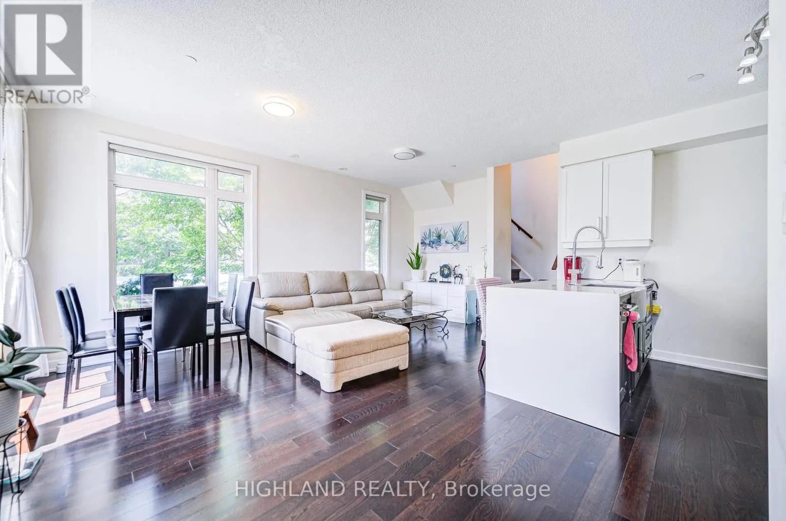 7 - 4030 PARKSIDE VILLAGE DRIVE