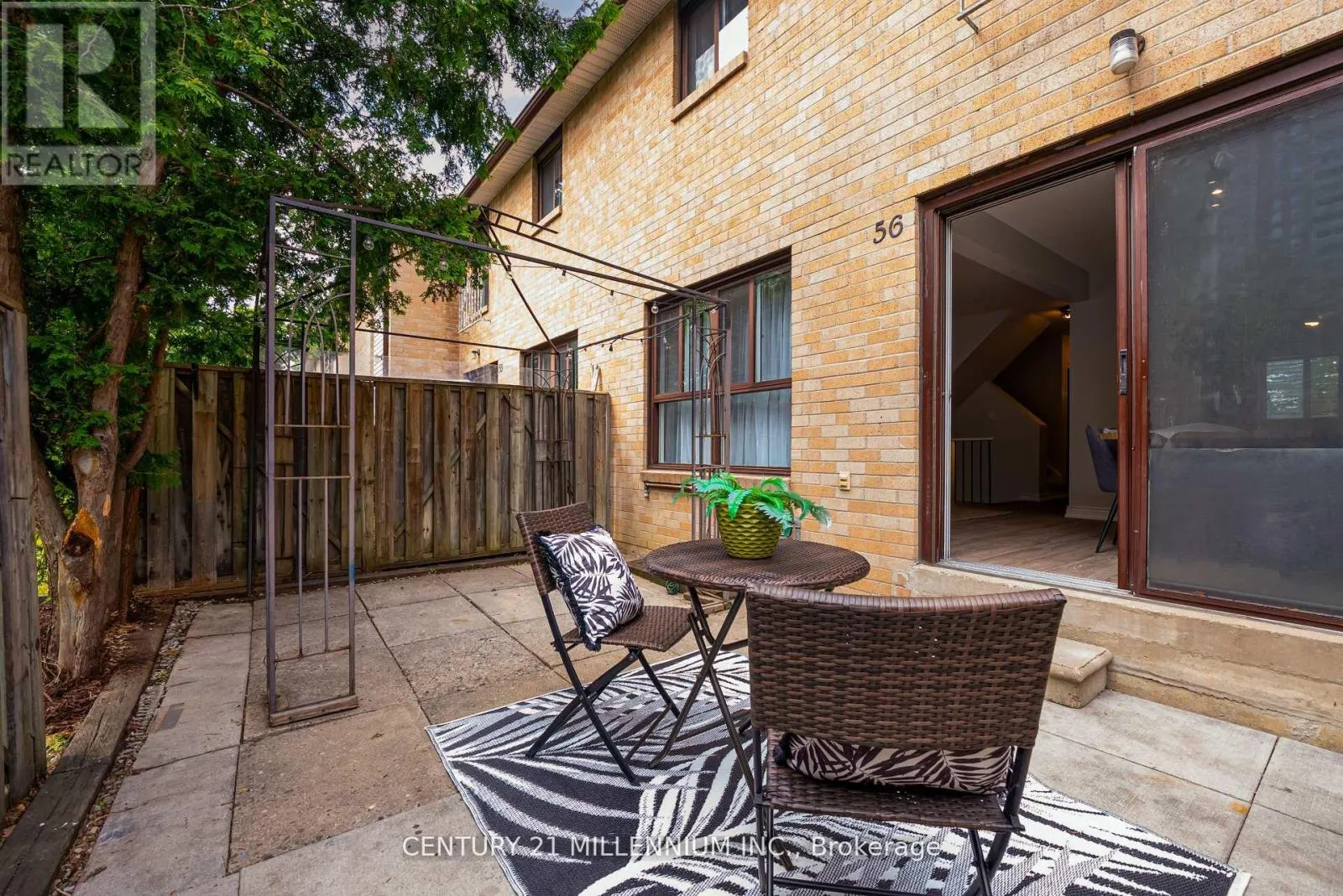 85 - 56 FLEETWOOD CRESCENT