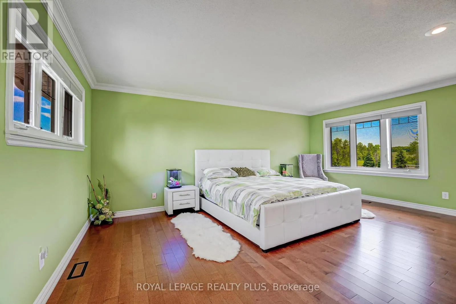 5 COATES HILL COURT