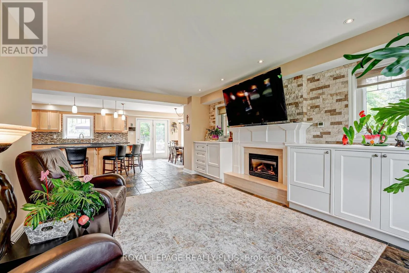 5 COATES HILL COURT