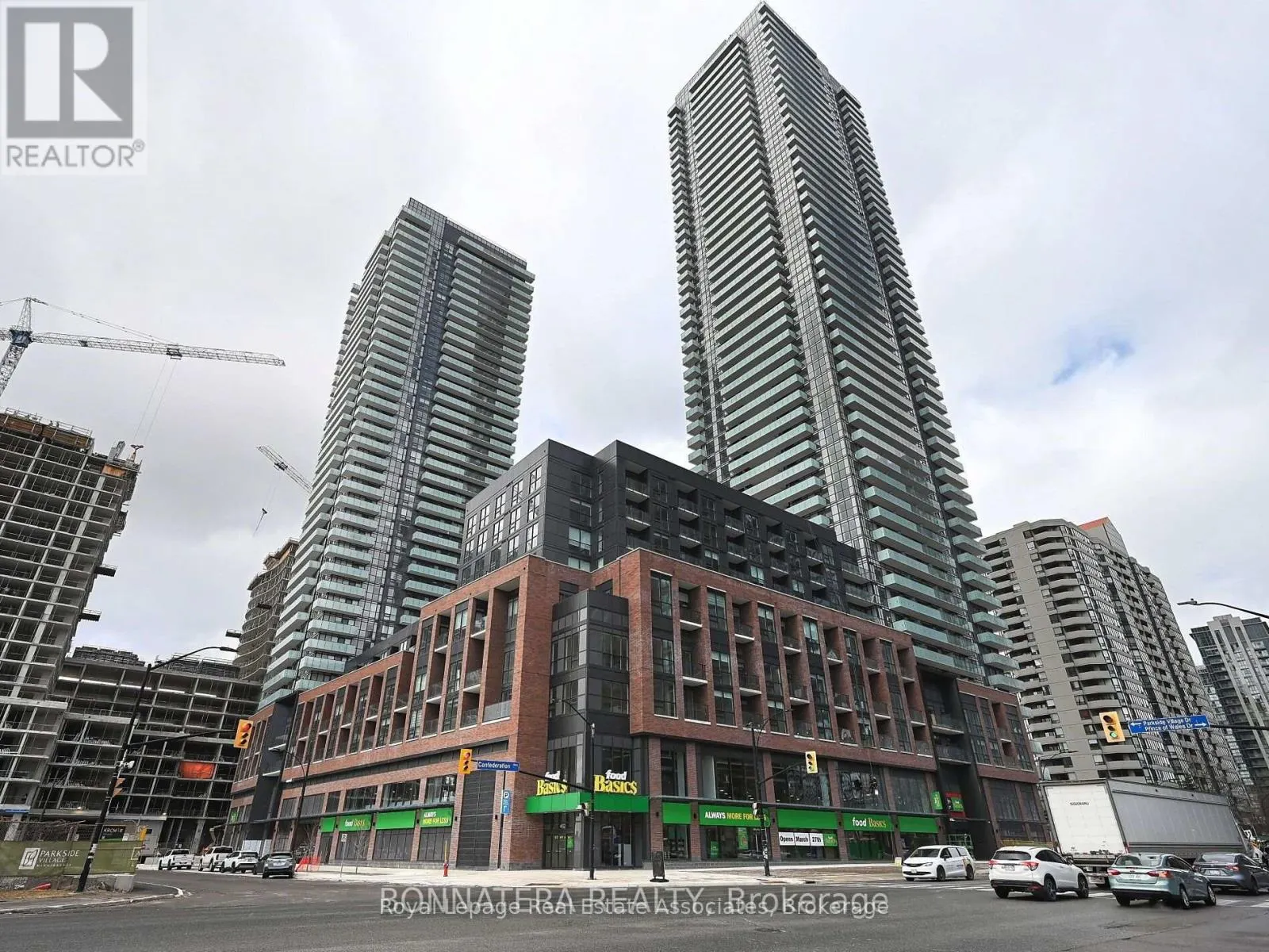 1808 - 430 SQUARE ONE DRIVE