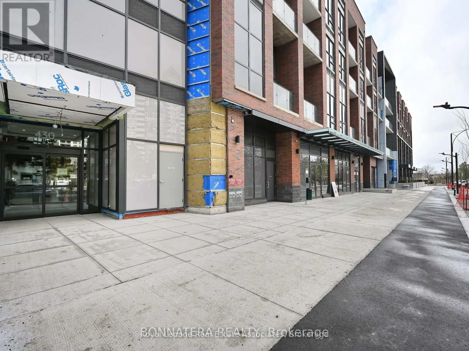 1808 - 430 SQUARE ONE DRIVE