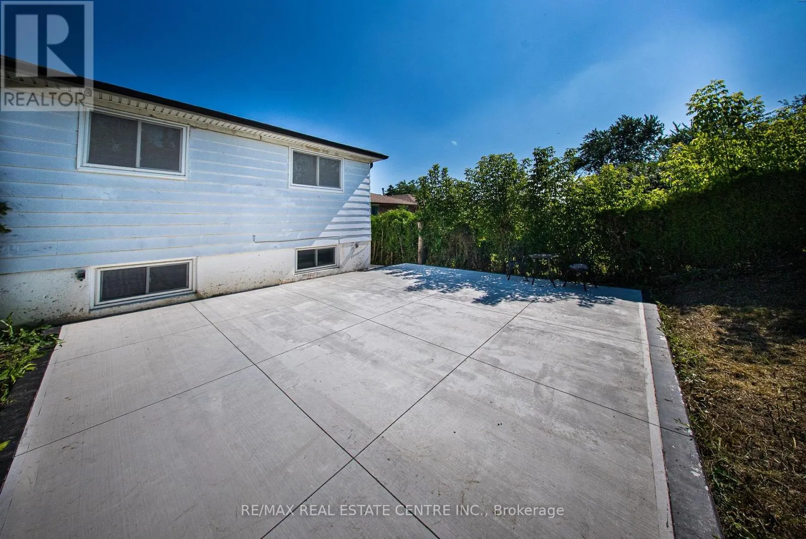 764 EAGLEMOUNT CRESCENT