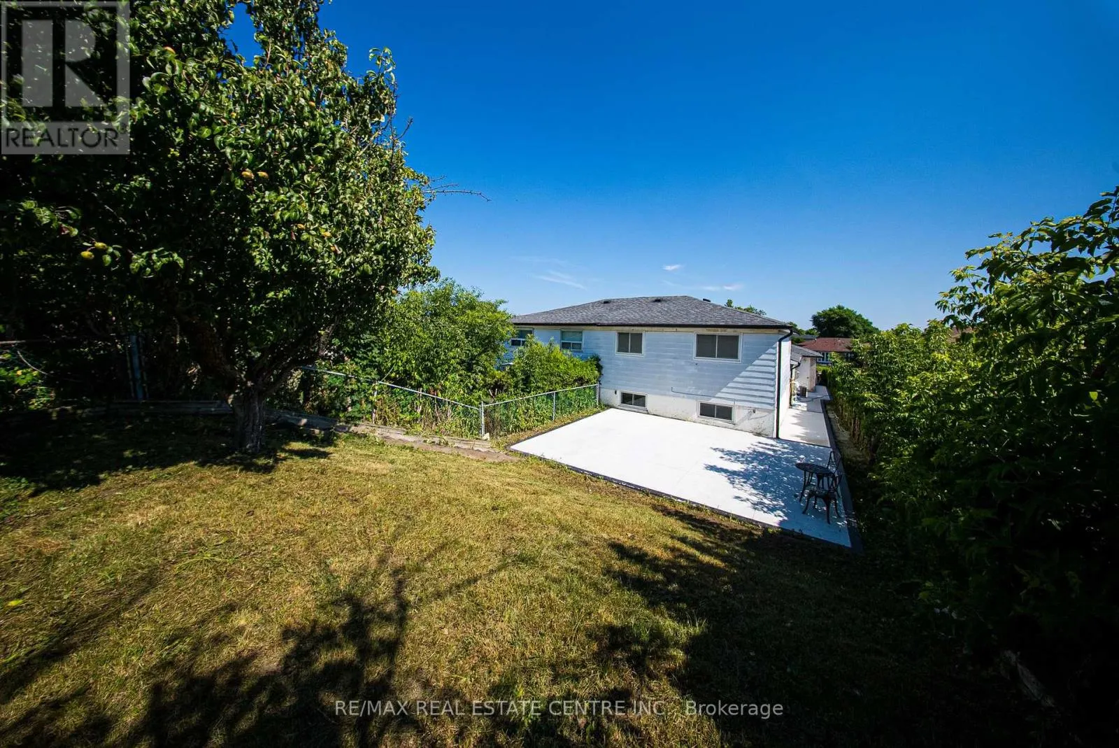 764 EAGLEMOUNT CRESCENT