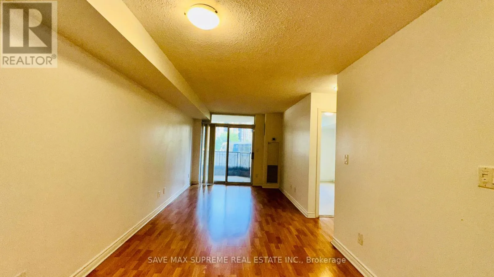 527 - 3888 DUKE OF YORK BOULEVARD