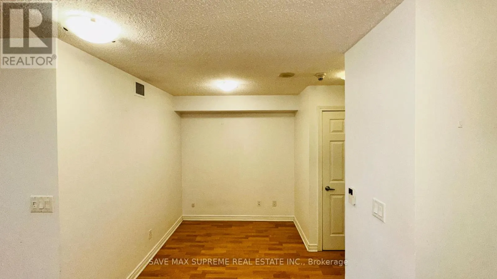 527 - 3888 DUKE OF YORK BOULEVARD