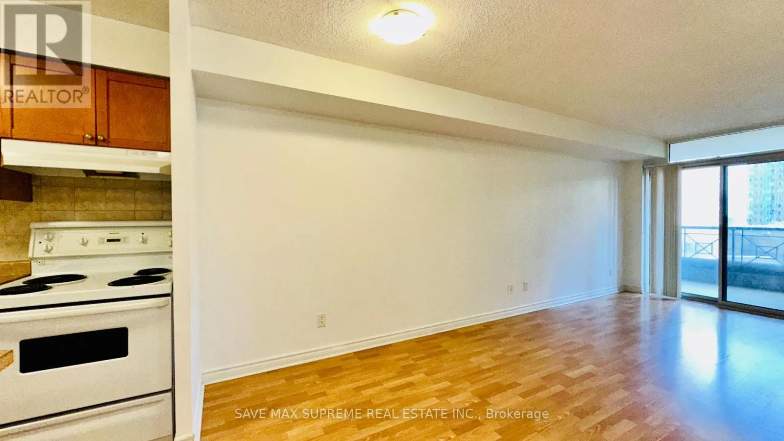527 - 3888 DUKE OF YORK BOULEVARD