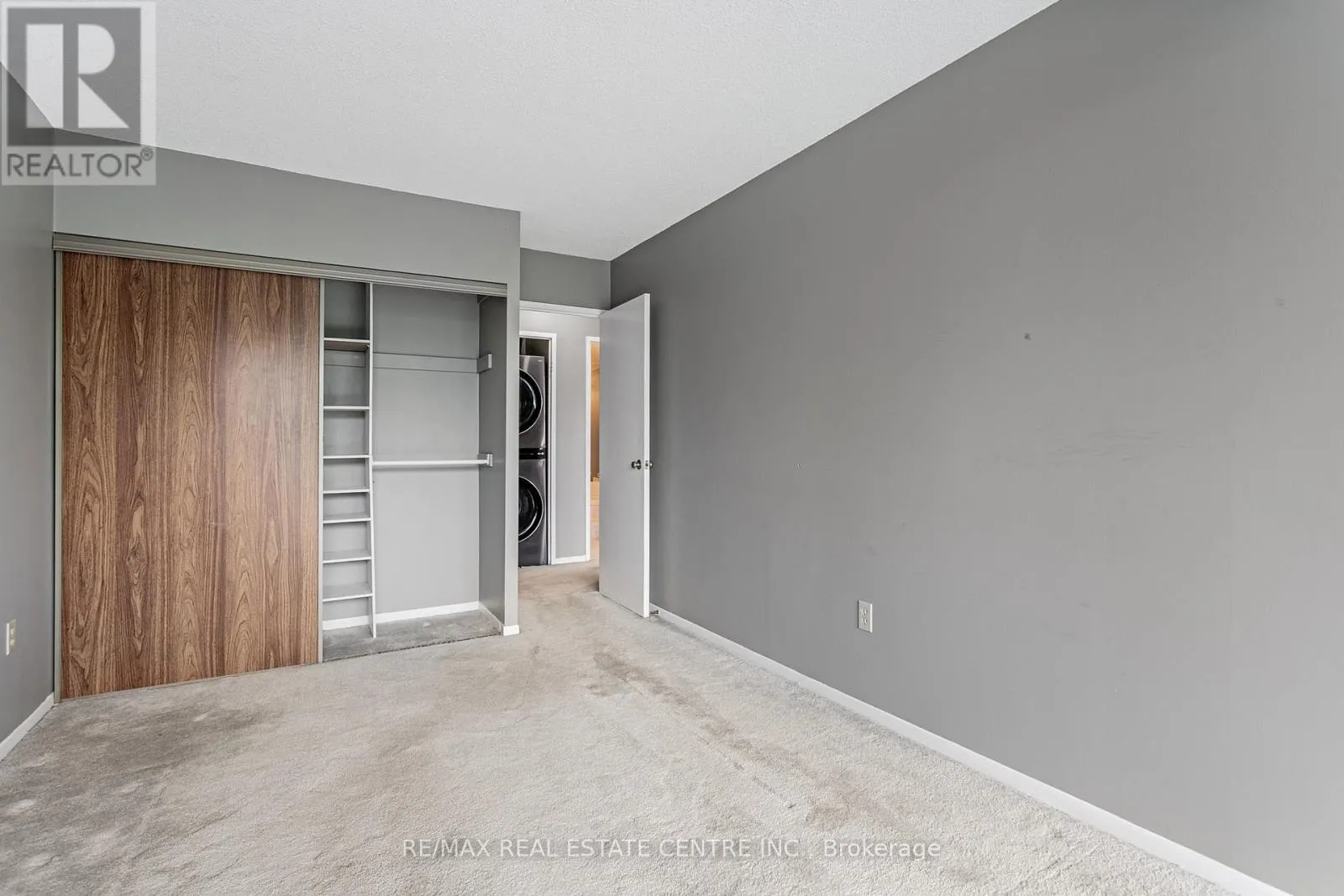 403 - 8 LISA STREET