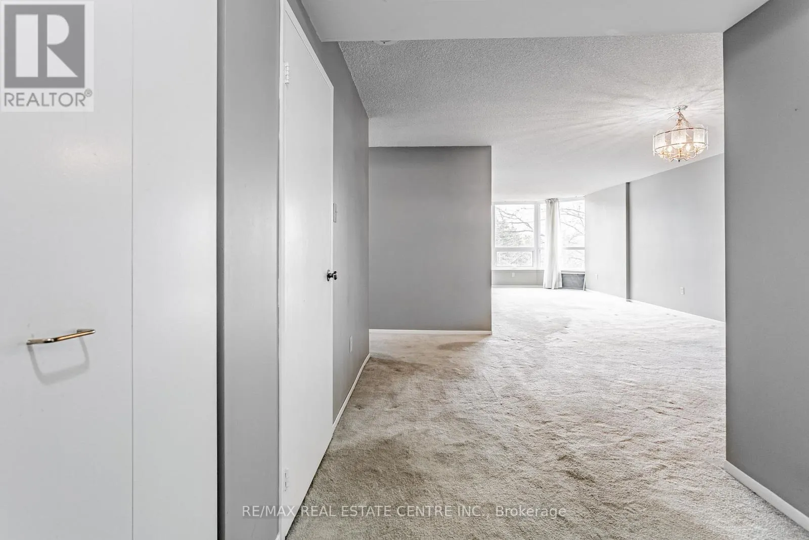 403 - 8 LISA STREET