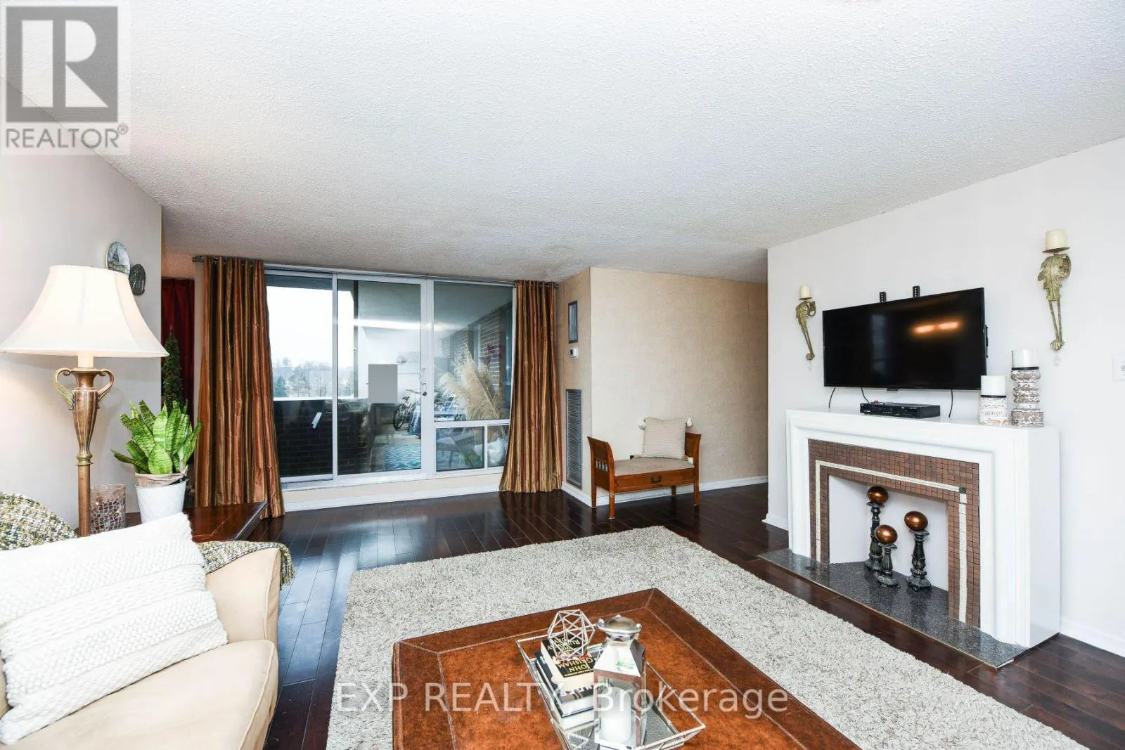 #807 - 1515 LAKESHORE ROAD E