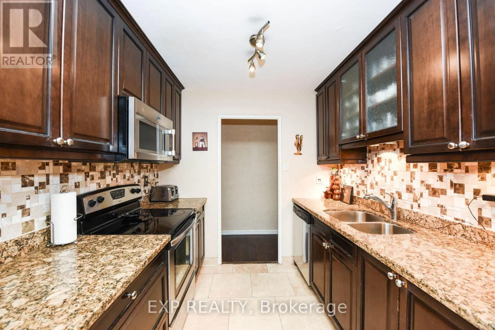 #807 - 1515 LAKESHORE ROAD E
