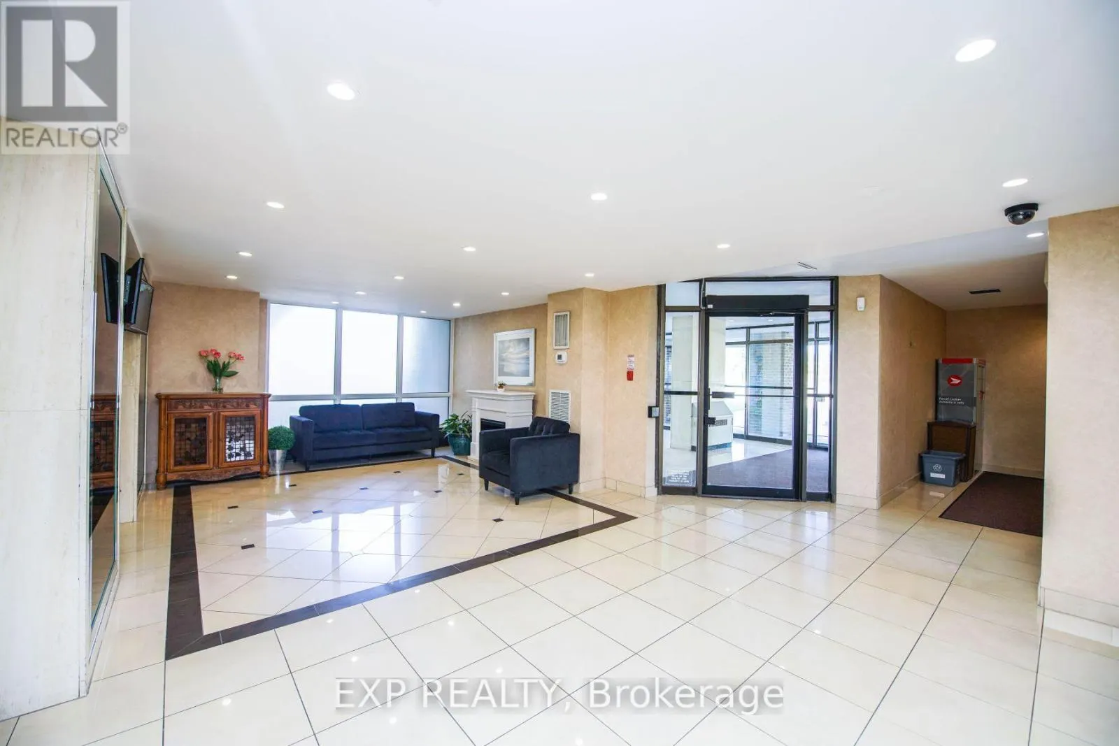 #807 - 1515 LAKESHORE ROAD E