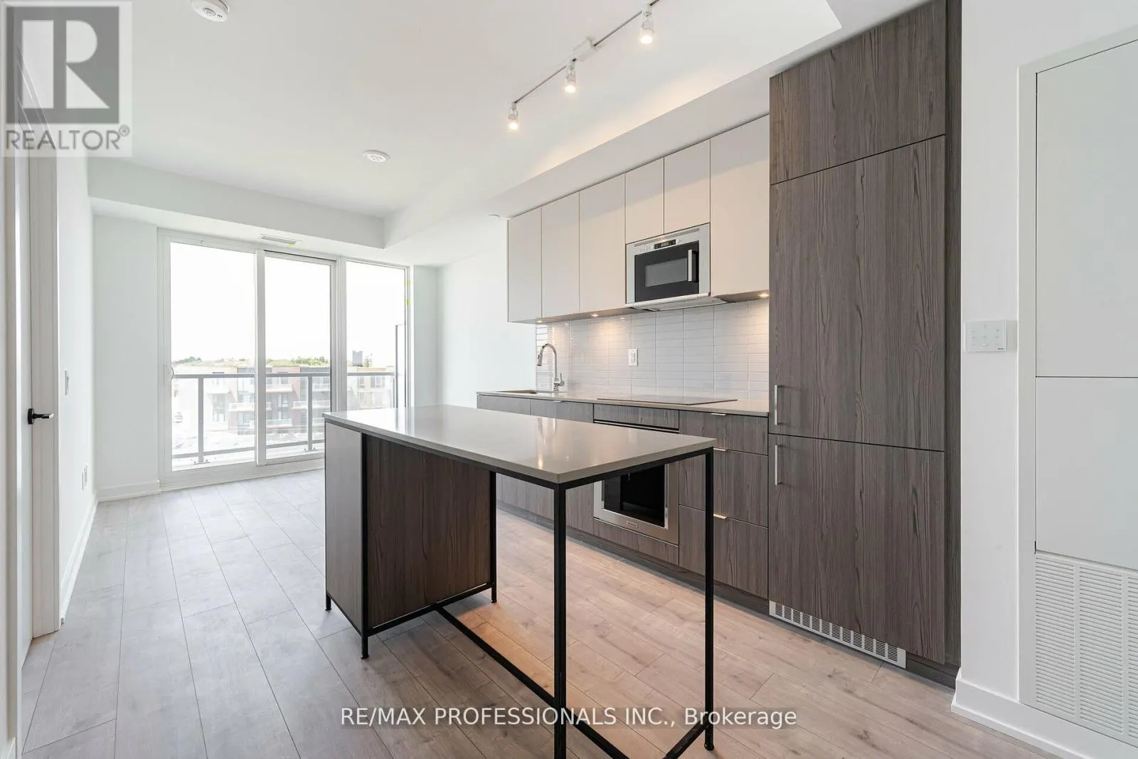 615 - 220 MISSINNIHE WAY
