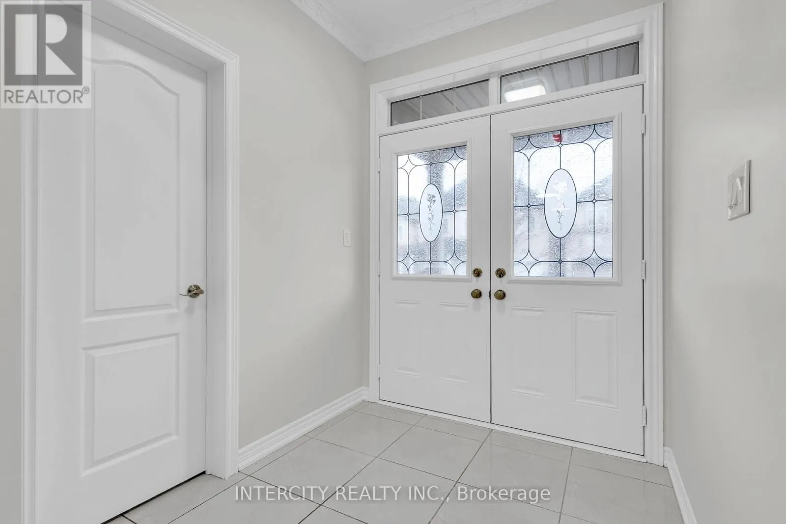 98 LOLA CRESCENT