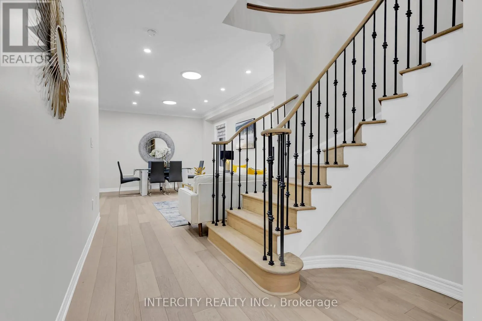 98 LOLA CRESCENT