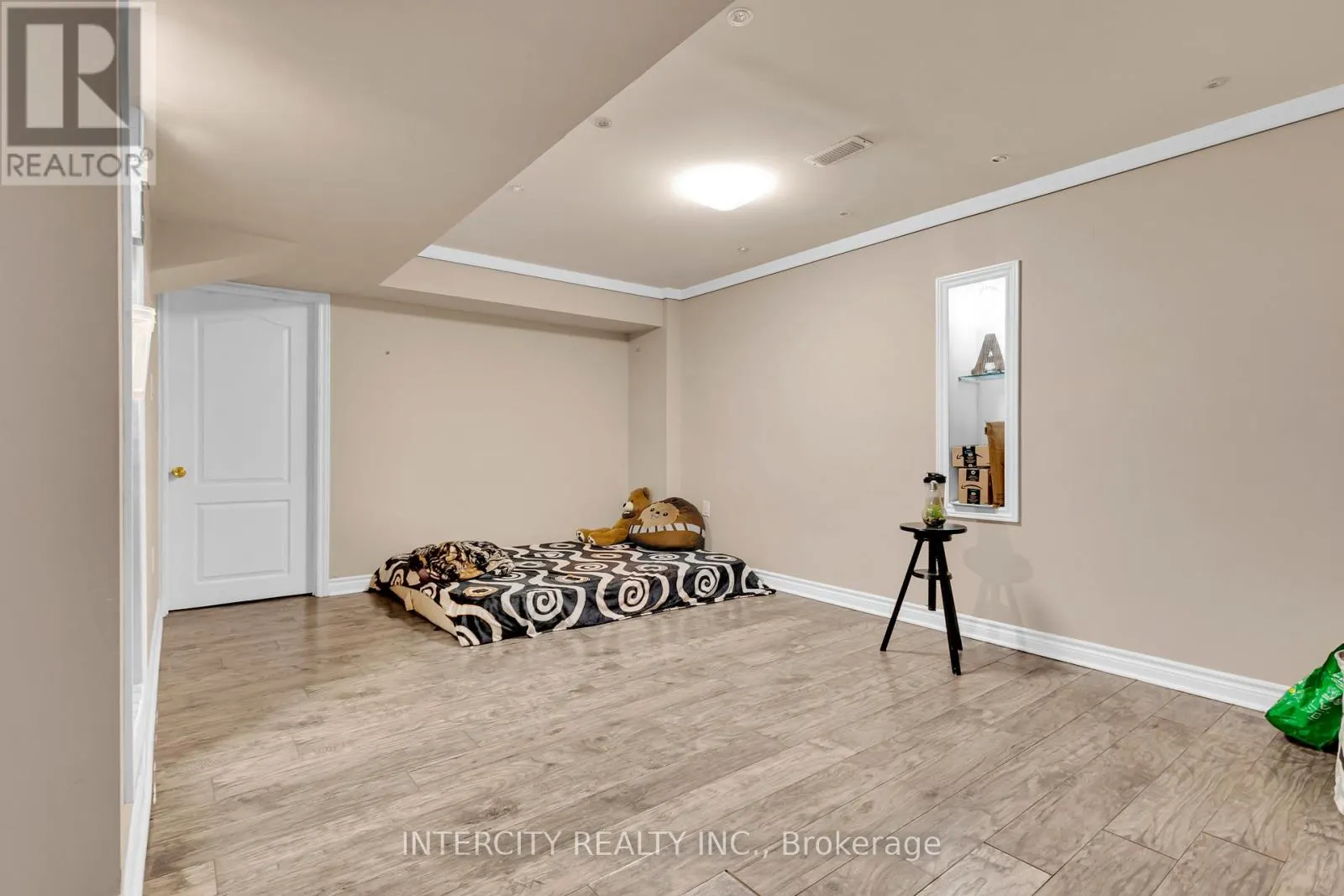 98 LOLA CRESCENT