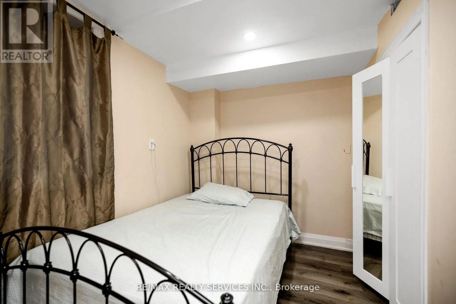 BASEMENT - 16 MENDOZA DRIVE N
