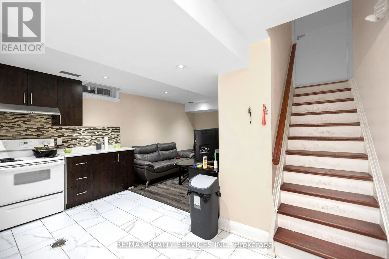 BASEMENT - 16 MENDOZA DRIVE N