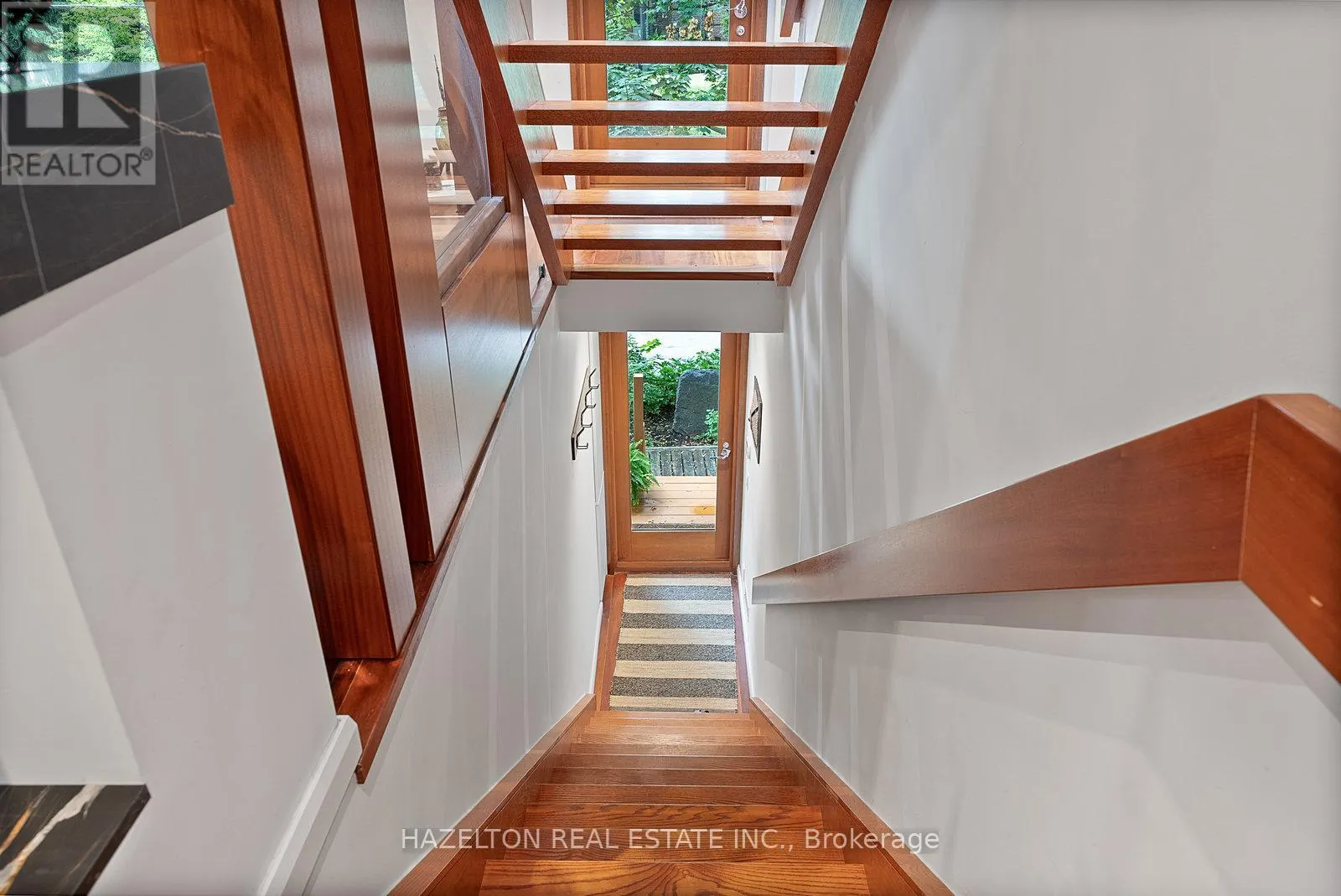 32 REGAL ROAD