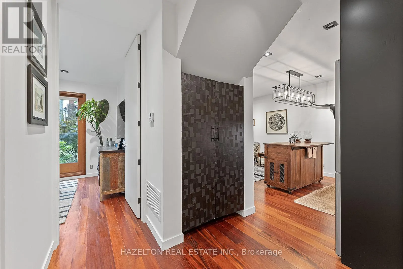 32 REGAL ROAD
