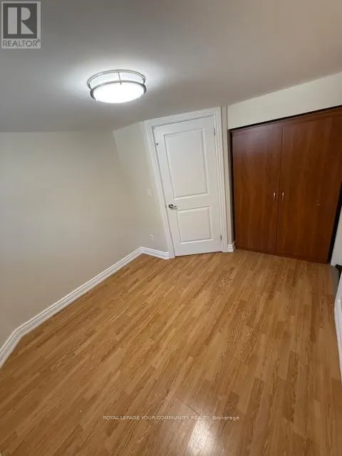 10 FALLINGDALE CRESCENT