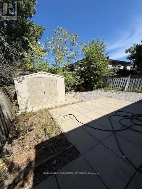 10 FALLINGDALE CRESCENT