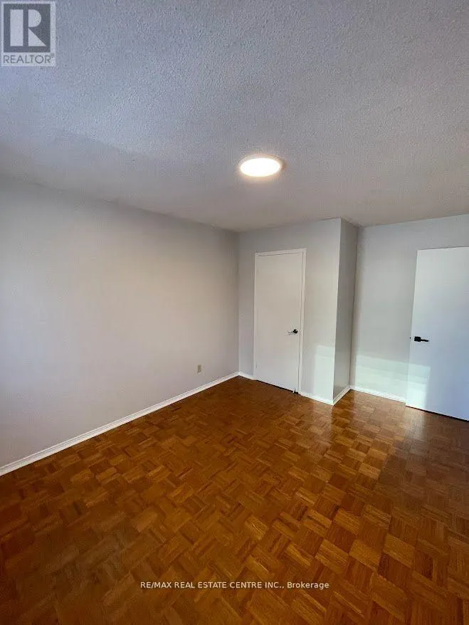 UPPER - 4616 METCALFE AVENUE
