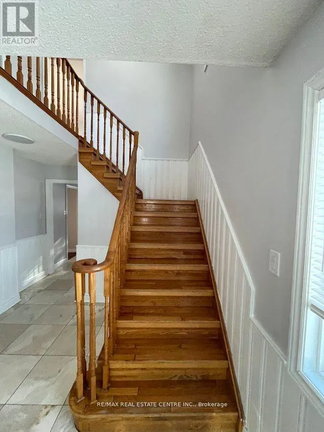 UPPER - 4616 METCALFE AVENUE