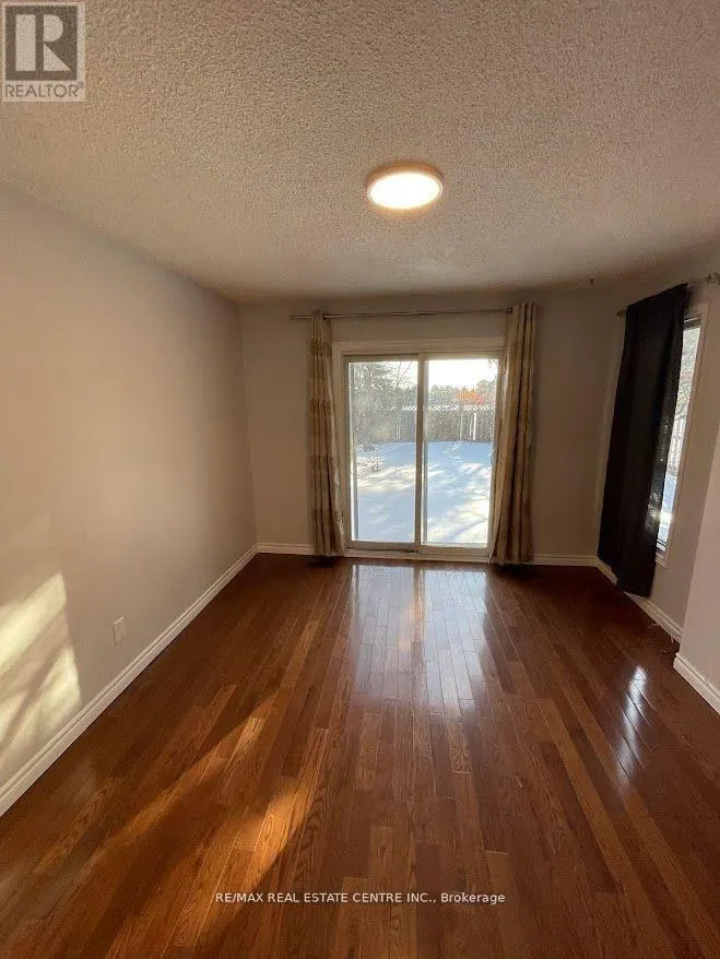 UPPER - 4616 METCALFE AVENUE