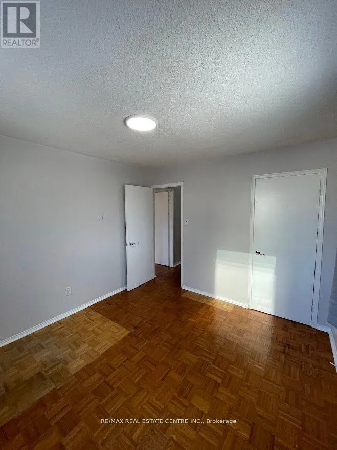 UPPER - 4616 METCALFE AVENUE